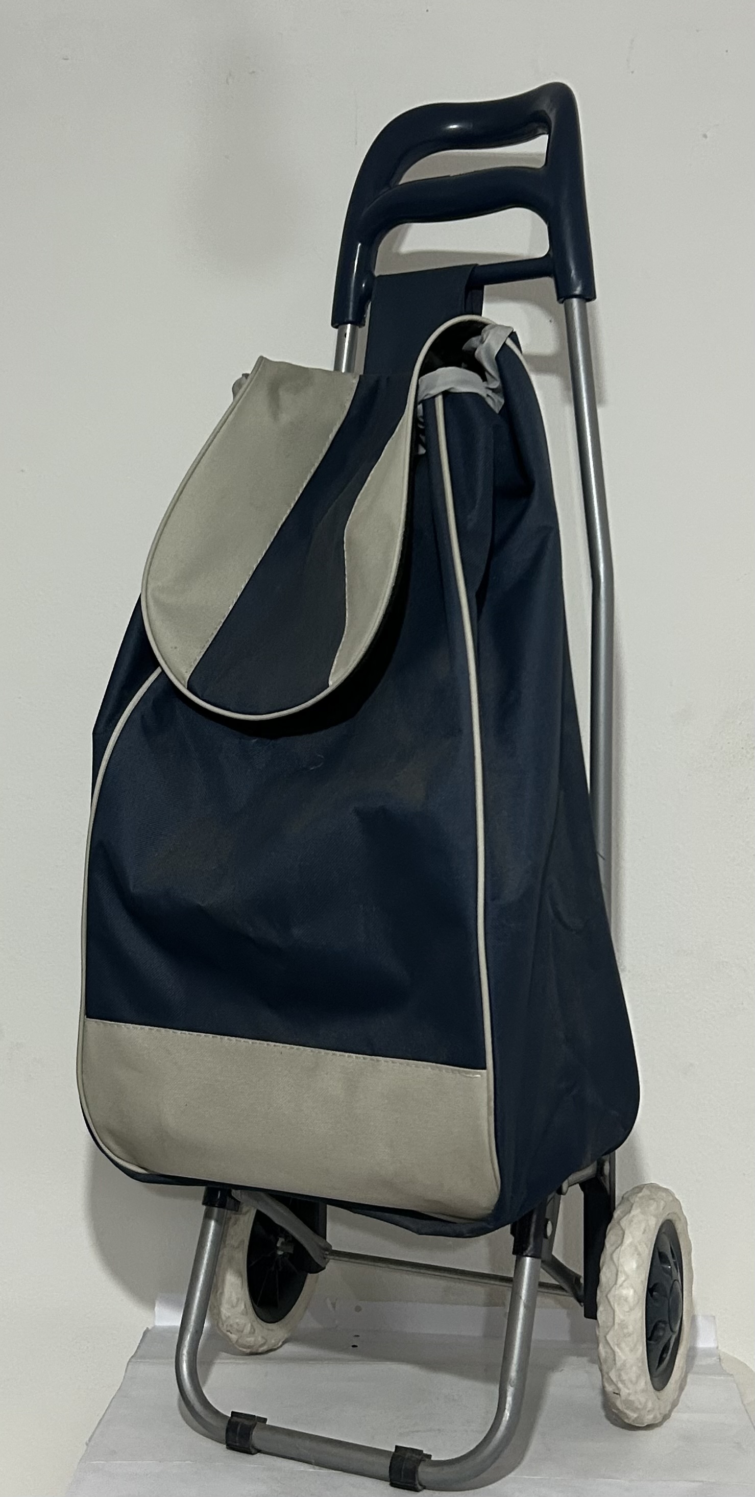 CARINHO DE MERCADORIA AZUL MARINHO 