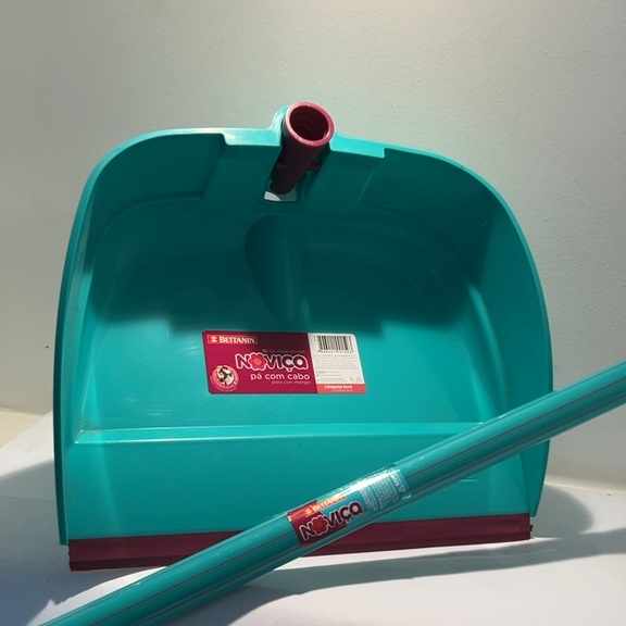 PÁ COM CABO DE AÇO NOVIÇA LIMPEZA LEVE