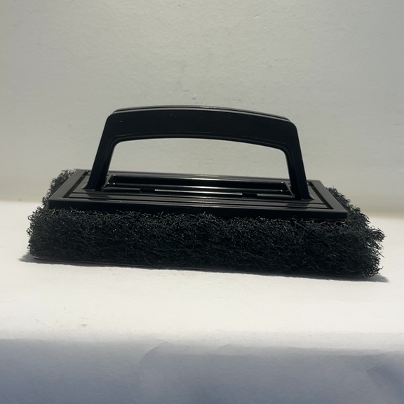 ESCOVA LIMPA TUDO PESSADA PRETA