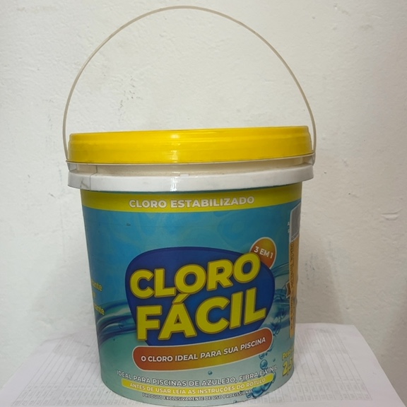 CLORO FÁCIL 3 EM 1 CLORO IDEAL PARA PISCINA PESO LÍQUIDO 2,5KG
